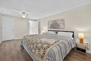 5 makuuhuonetta, silitysrauta/-lauta, vauvan matkasänky, Wi-Fi