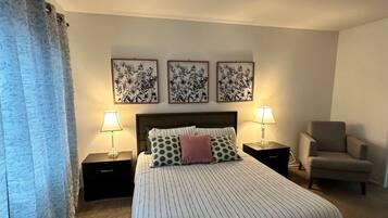 3 habitaciones, tabla de planchar con plancha, wifi y ropa de cama