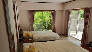 3 habitaciones, tabla de planchar con plancha, cuna de viaje y wifi