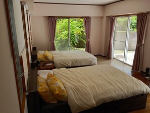 3 bedrooms, iron/ironing board, travel crib, WiFi