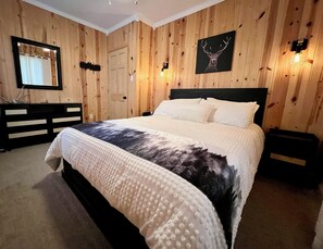 5 bedrooms, iron/ironing board, WiFi, bed sheets