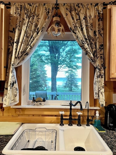 NEW: Northwoods Lakeside Retreat--Lac Vieux Desert