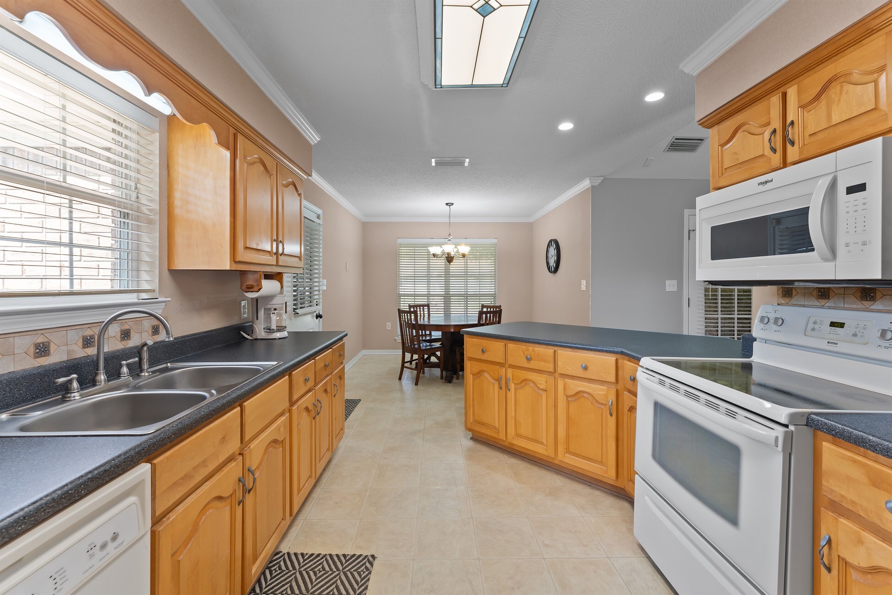 冰箱、微波炉、炉灶、洗碗机