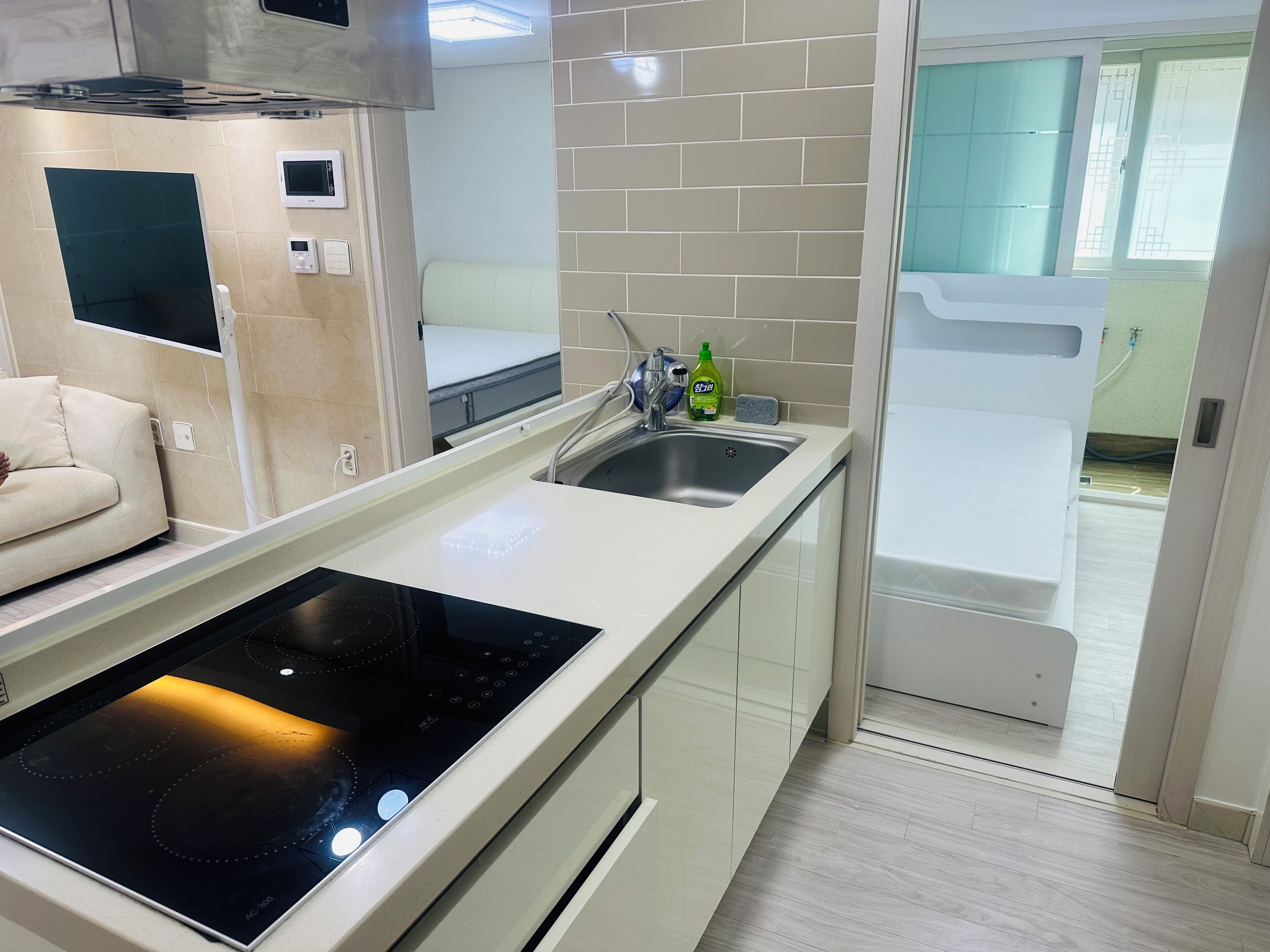 2 bedrooms, WiFi, bed sheets