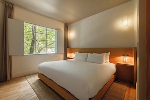 Deluxe Room, 1 King Bed