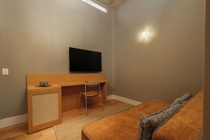Deluxe Room, 1 King Bed | Television