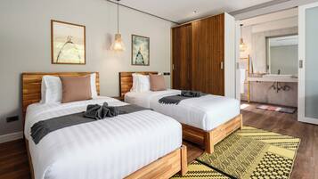 5 quartos, escrivaninha, ferros/tábuas de passar roupa