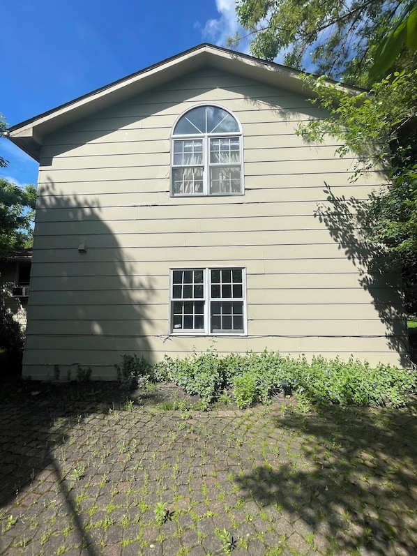 Exterior - Cozy Loft suite in Amherst NY (No Pet) (Buffalo)