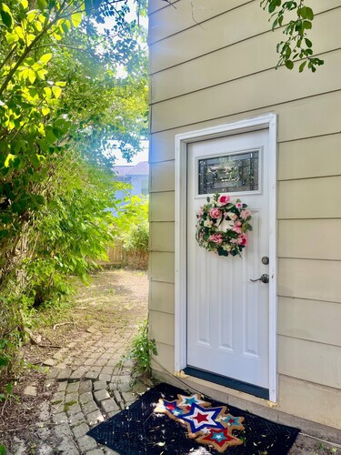 Cozy Loft suite in Amherst NY (No Pet)