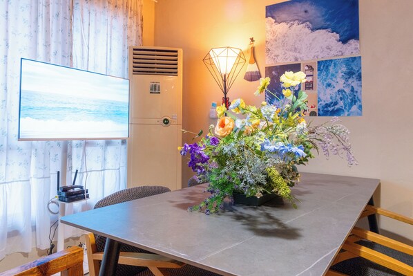 Family Double or Twin Room, Balcony, City View | Living area