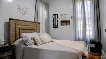 3 bedrooms, iron/ironing board, free WiFi, bed sheets