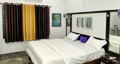 EASTERN GATE HOMESTAY