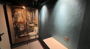 Bruser, hårtørrer, håndklæder