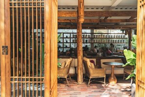 3 ristoranti, aperti a colazione, a pranzo e a cena, cucina cinese