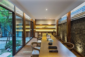 Meeting facility