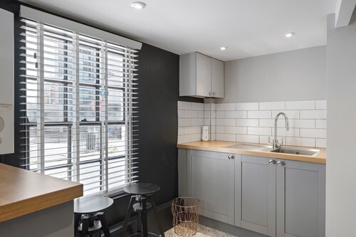 Modern Cottage in Central Exeter