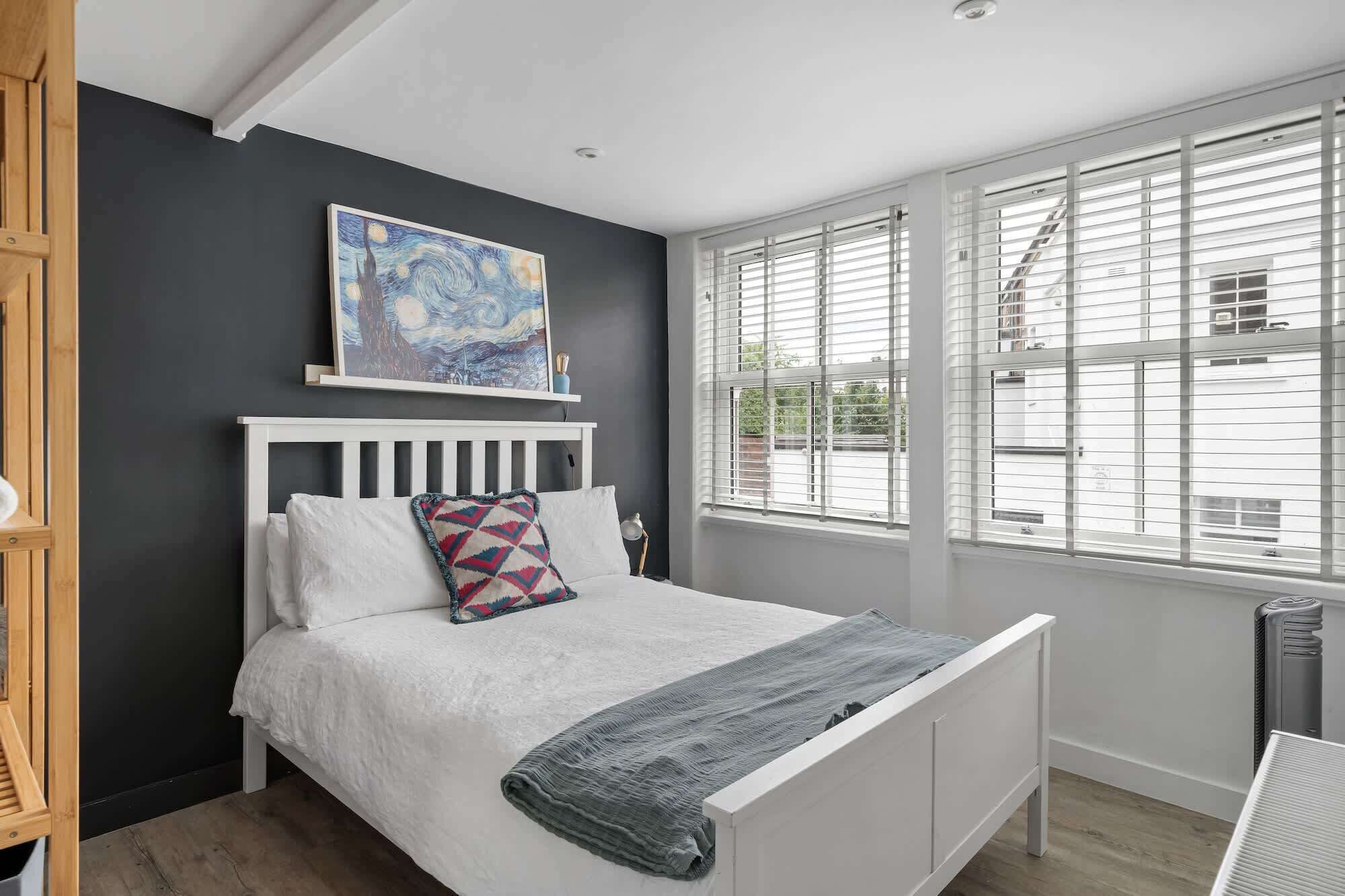 1 bedroom, desk, iron/ironing board, WiFi