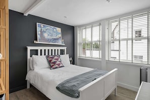 1 chambre, bureau, fer et planche à repasser, Wi-Fi