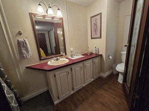 Håndklær, såpe og toalettpapir