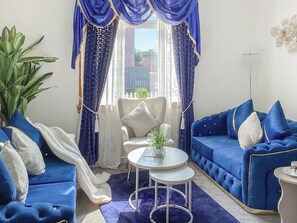 Living area - 2 bedroom accommodation in Inverness (Inverness)