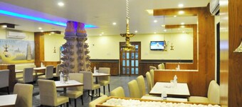 호텔 사이 슈밤 시르디