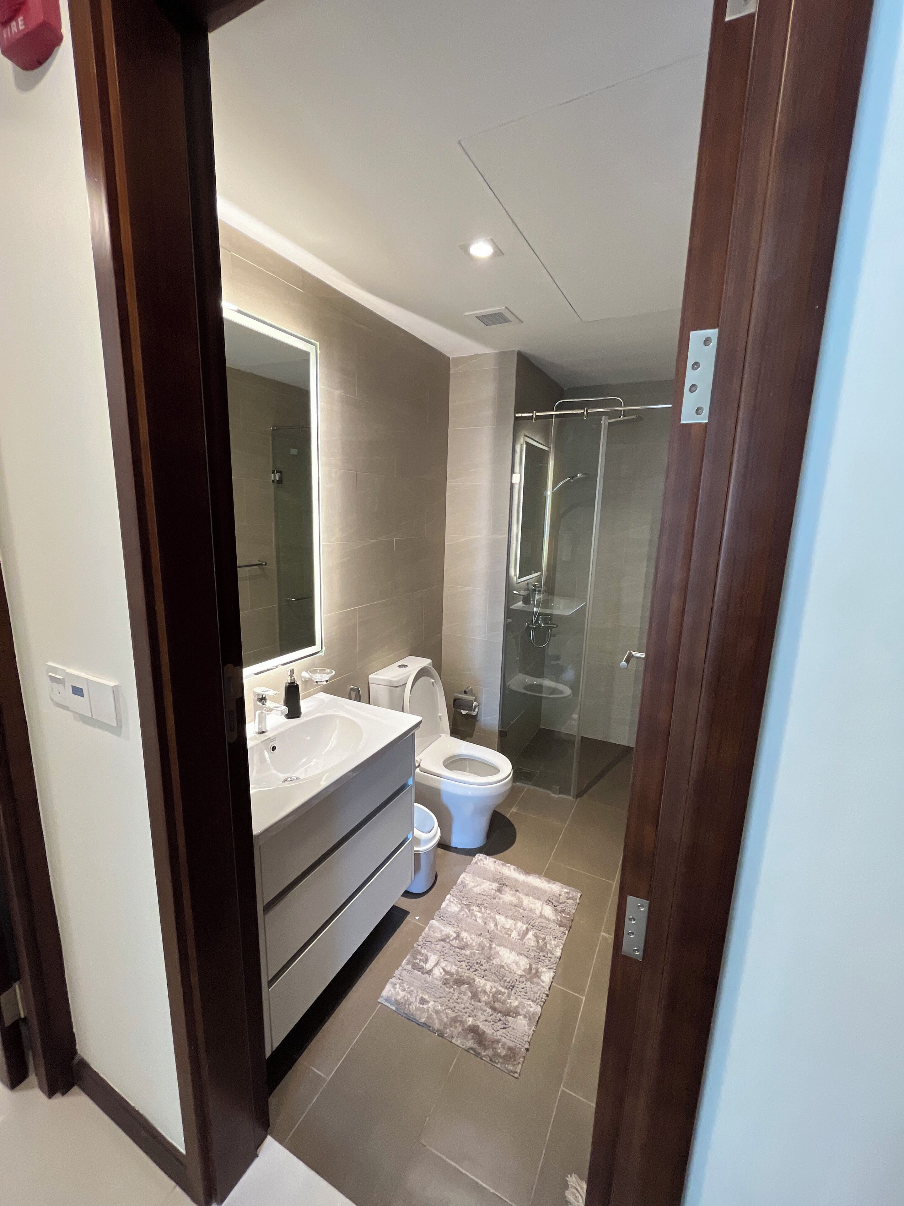 Deluxe Apartment, 2 Bedrooms, Kitchen, City View | Bathroom