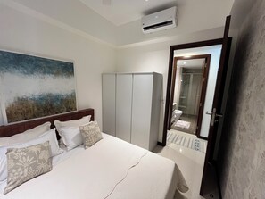 Deluxe Apartment, 2 Bedrooms, Kitchen, City View | Soundproofing, iron/ironing board, free WiFi