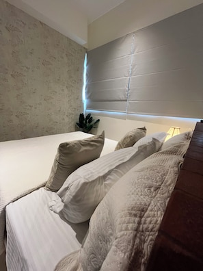 Deluxe Apartment, 2 Bedrooms, Kitchen, City View | Soundproofing, iron/ironing board, free WiFi