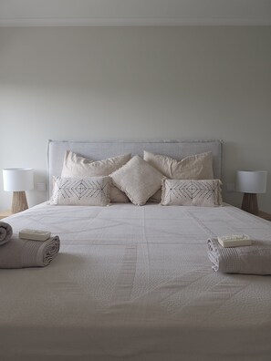 2 chambres, fer et planche à repasser, Wi-Fi, draps fournis