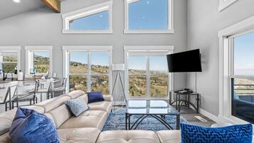 Smart TV, table tennis, books