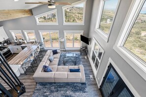 Smart TV, table tennis, books