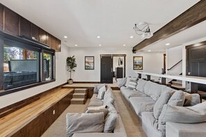 Smart TV, fireplace, stereo