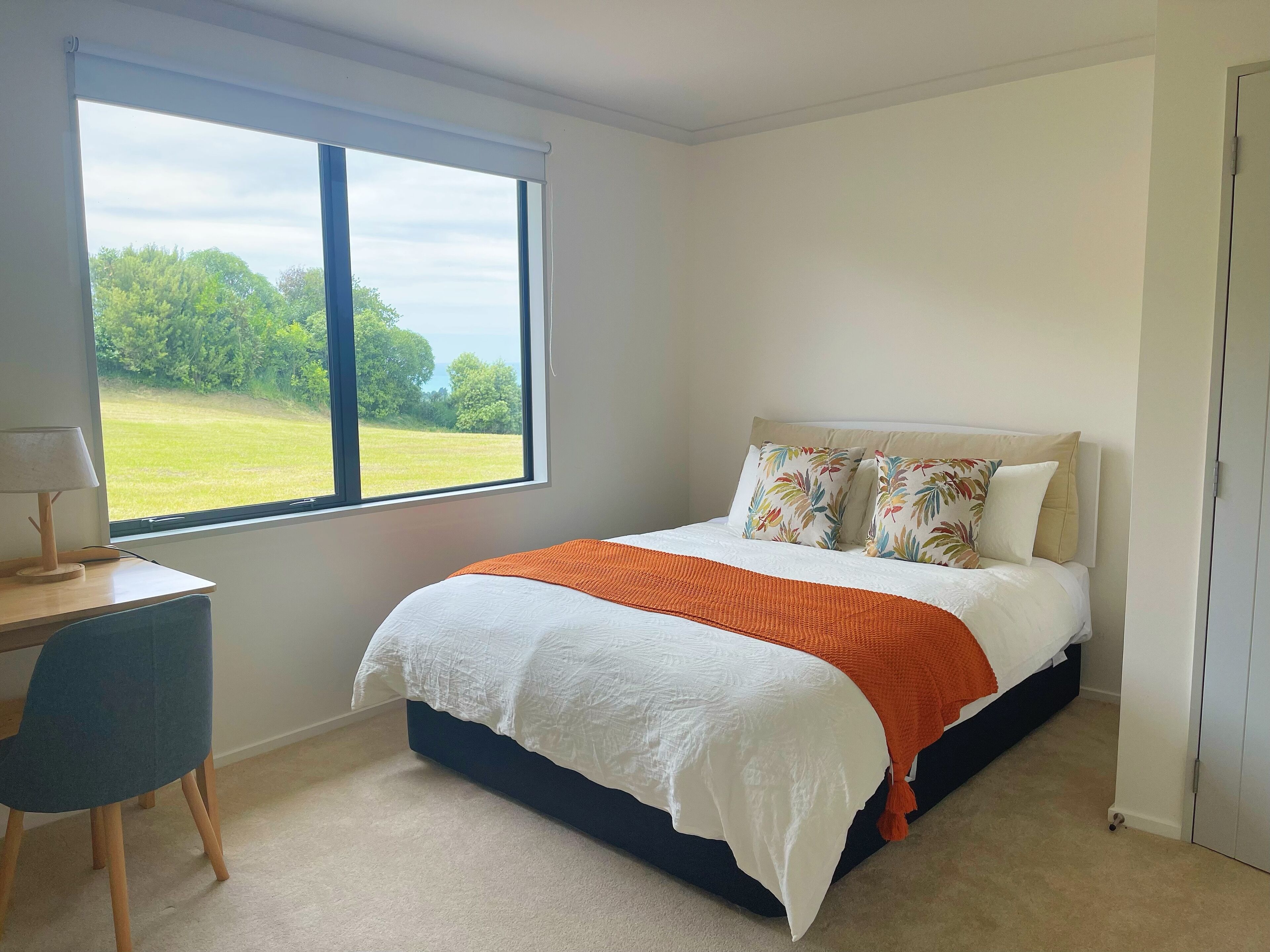 5 bedrooms, WiFi, bed sheets