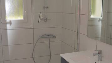 Een douche, een haardroger