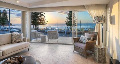 4-bedroom villa in enchanting Manly with Beachfront Access & breathtaking views