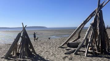 Am Strand, Liegestühle, Strandtücher