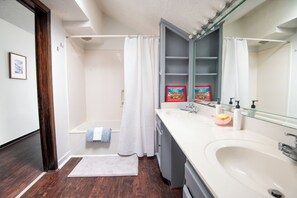 Shower, towels