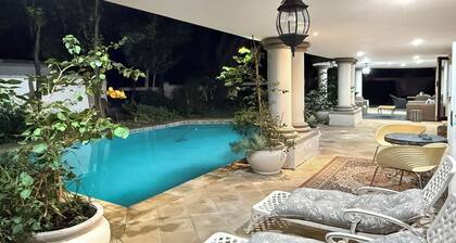 Luxury 6-bedroom villa in Hyde Park Sandton