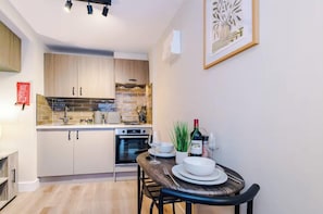Apartment | In-room dining