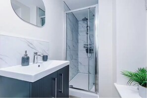 Apartment | Bathroom