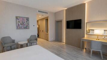 Familiesuite | Skrivebord, mørklægningsgardiner, strygejern/strygebræt, gratis Wi-Fi