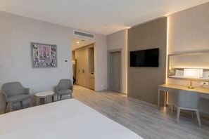 Family Suite | Desk, blackout drapes, iron/ironing board, free WiFi