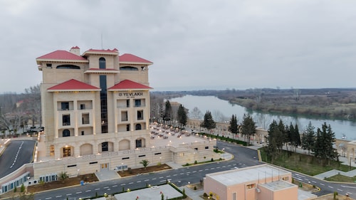 Yevlakh City Hotel