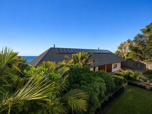 Exterior - Pah Road Estate -Onetangi Sea Views (Waiheke Island)