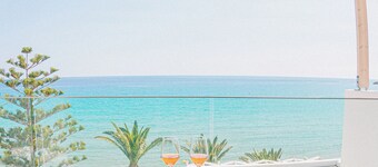 Artemis Hotel