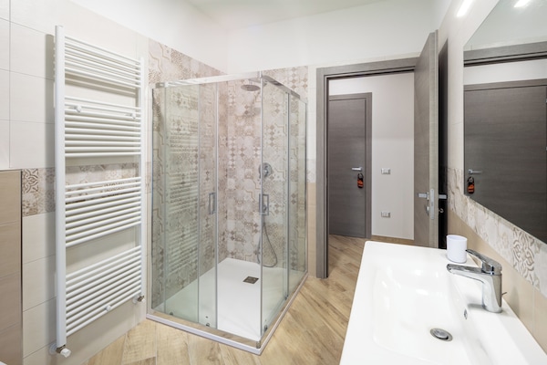 Chambre Double Supérieure, vue parc | Salle de bain