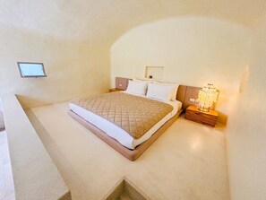 Deluxe Room, Garden View | Free minibar items, free WiFi, bed sheets - ThamMaChatPhan FARM (Wat Bot)