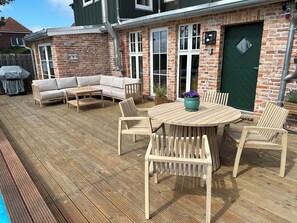 屋外ダイニングエリア