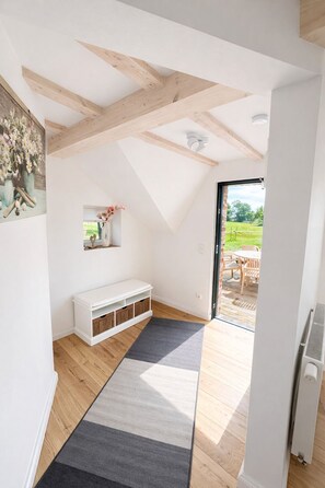 Interior - 🏡 **Moderne Ferienwohnung mit beheiztem Pool, großer Terrasse & freiem Blick (Norden)