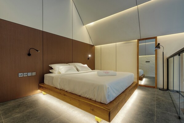 Blackout drapes, soundproofing, iron/ironing board, free WiFi